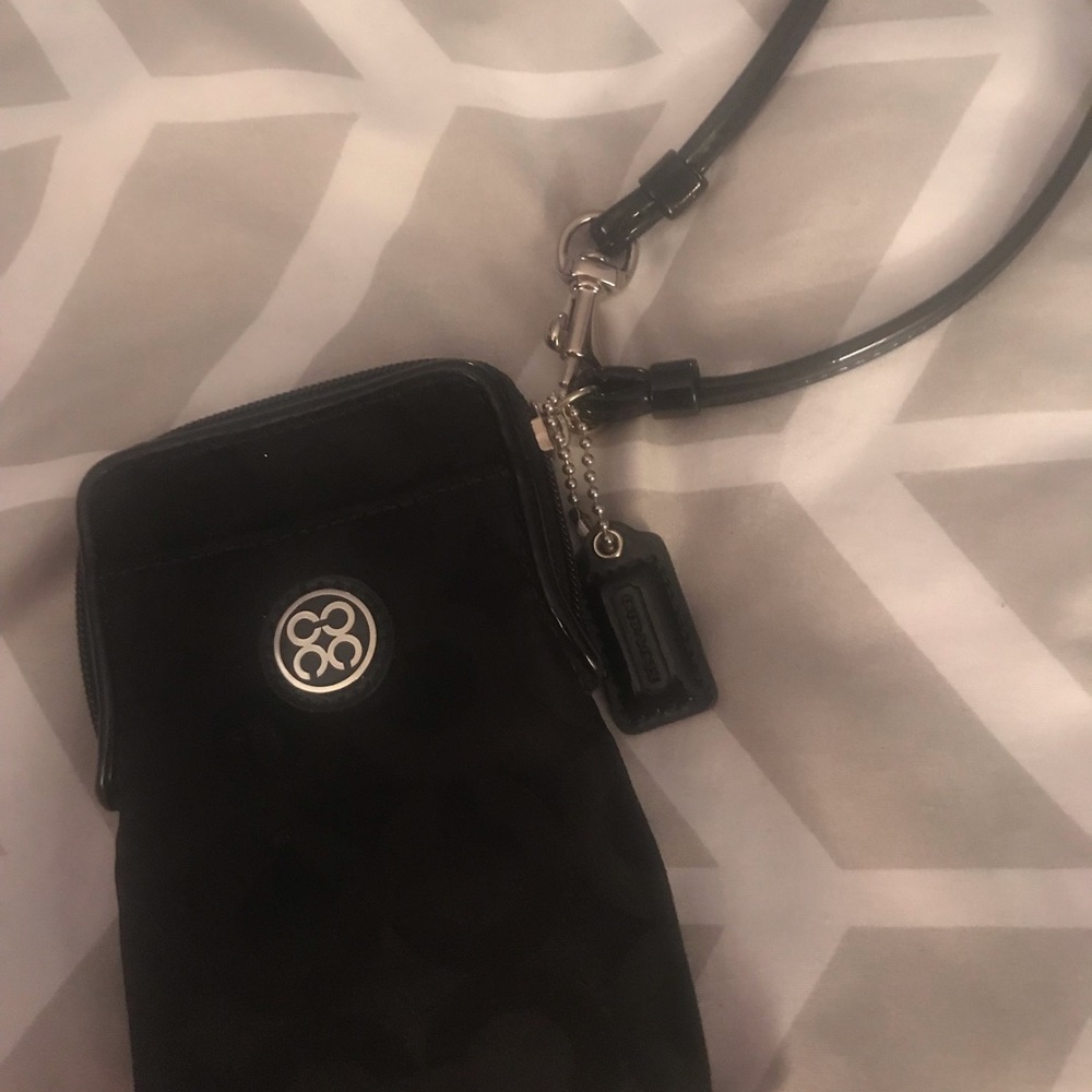 Signature Coach pouch
